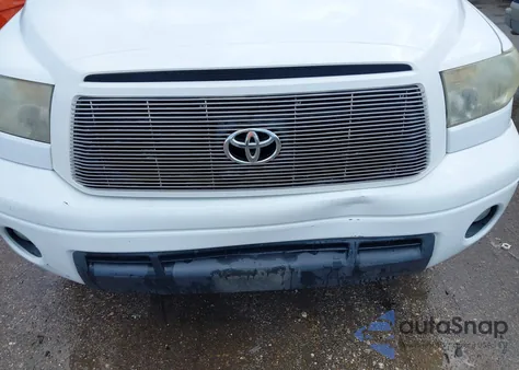 2011 Toyota Tundra Grade 4.6L V8 z USA, uszkodzony, nr VIN 5TFRM5F14BX022652